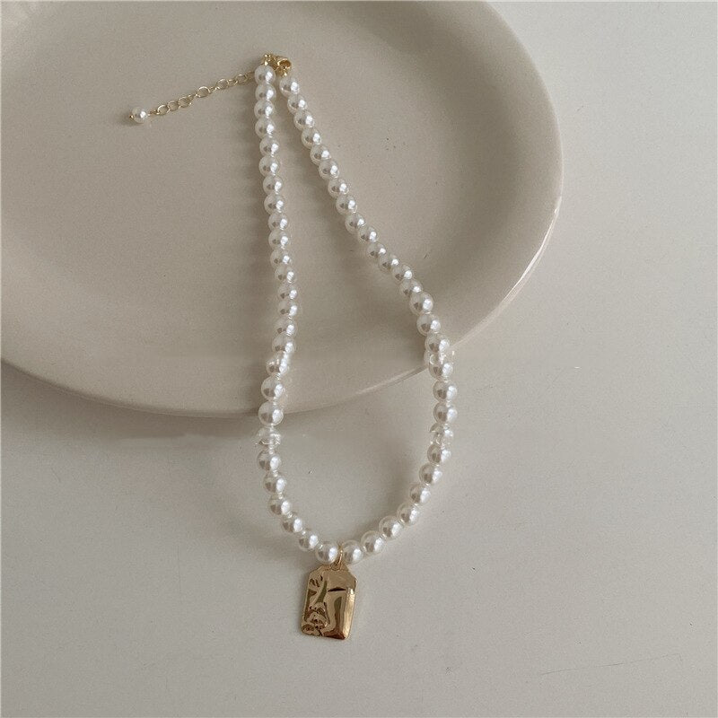 Vintage White Pearl Golden Necklace