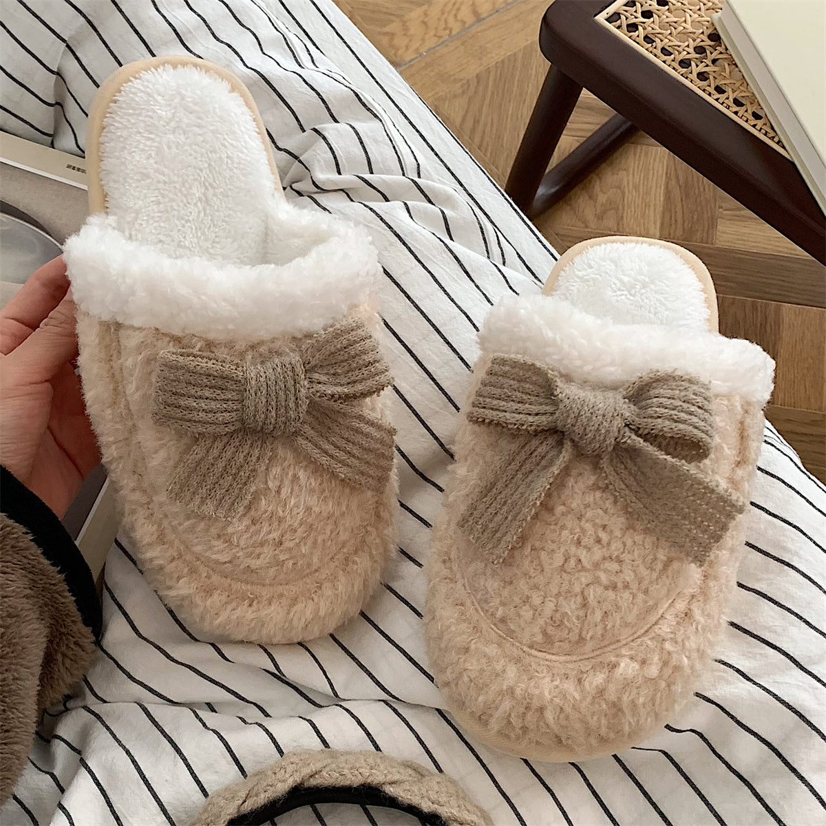 Bow Plush Slippers