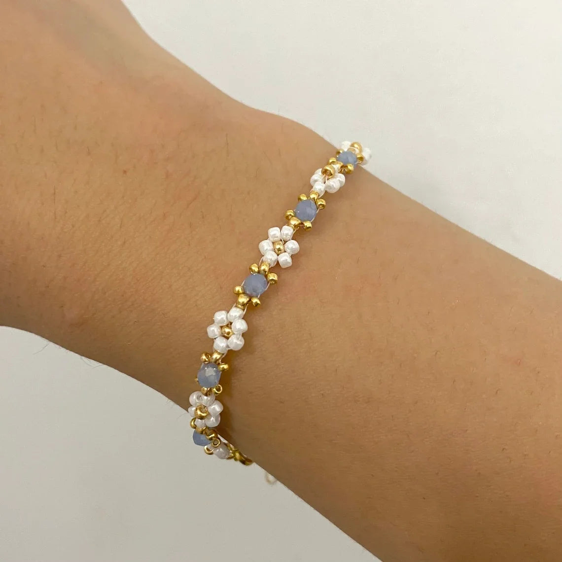 Blue Daisy Beaded Bracelet