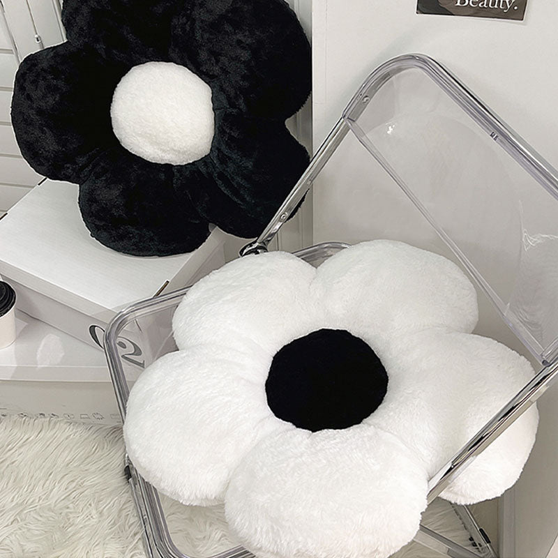 Daisy Plush Cushion