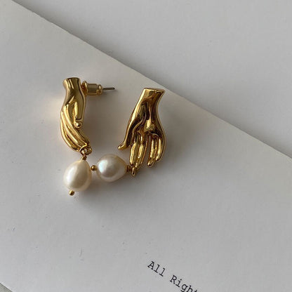 Vintage Shell hand Pearl Earrings