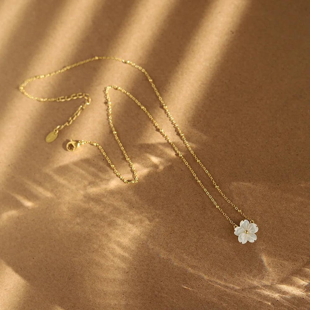 White Blossom Necklace