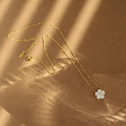 White Blossom Necklace