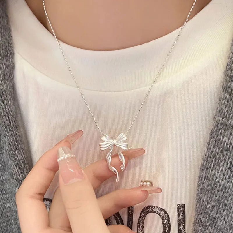 Bow Pendant Necklace