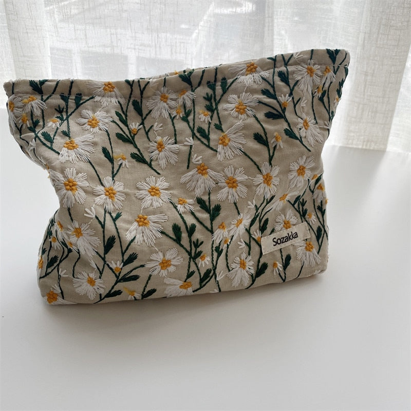 Daisy Embroidery Make Up Bag