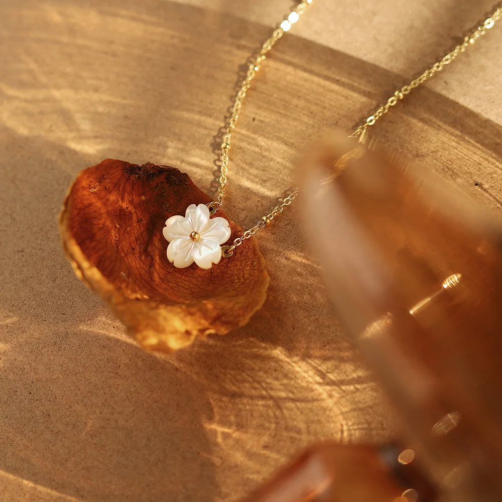 White Blossom Necklace