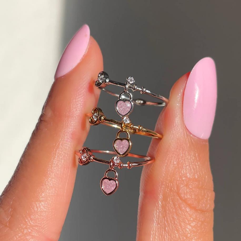 Vintage Tassel Pink Heart Ring