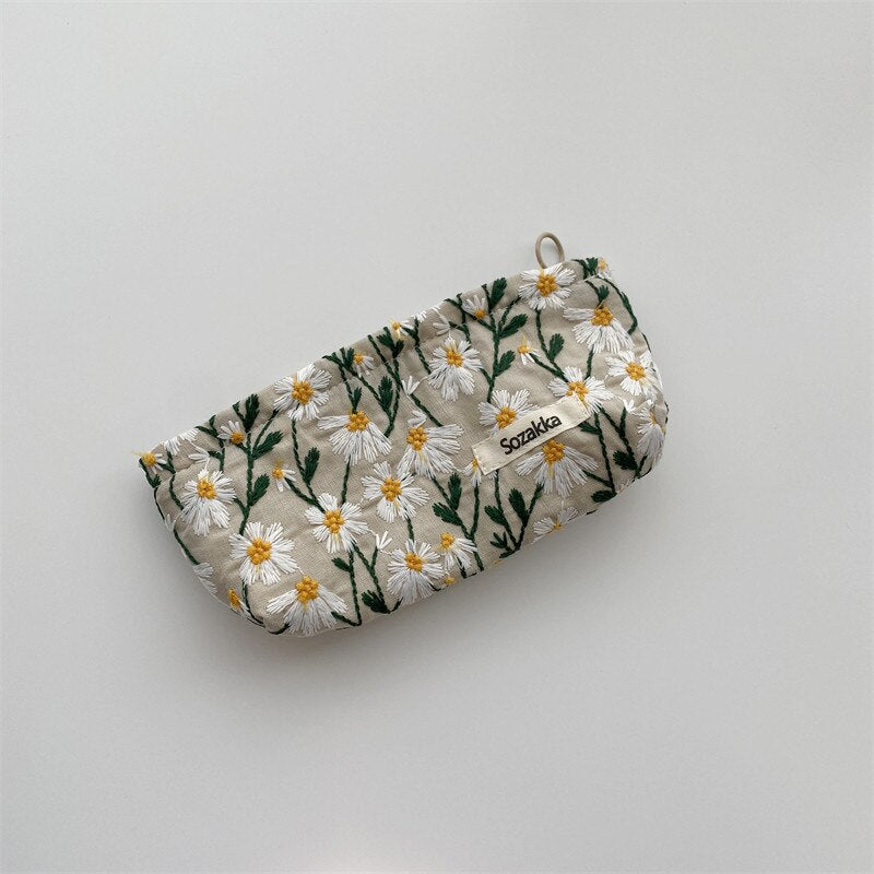 Daisy Embroidery Make Up Bag