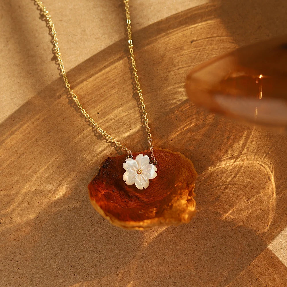 White Blossom Necklace