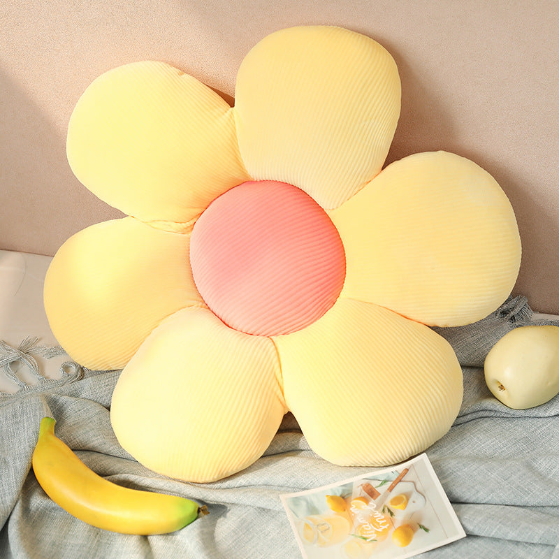 Daisy Throw Pillow