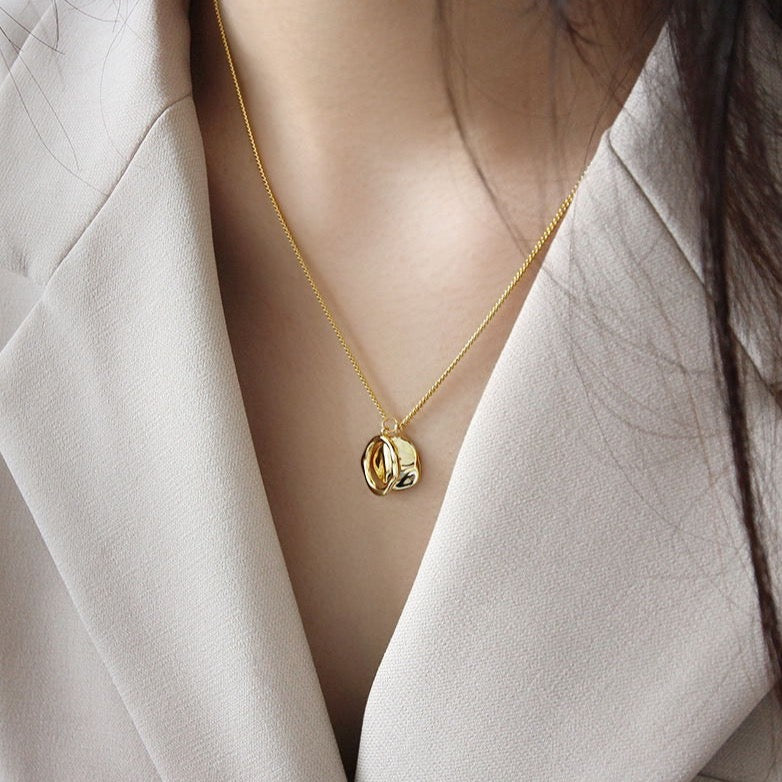 Dainty Dot Necklace