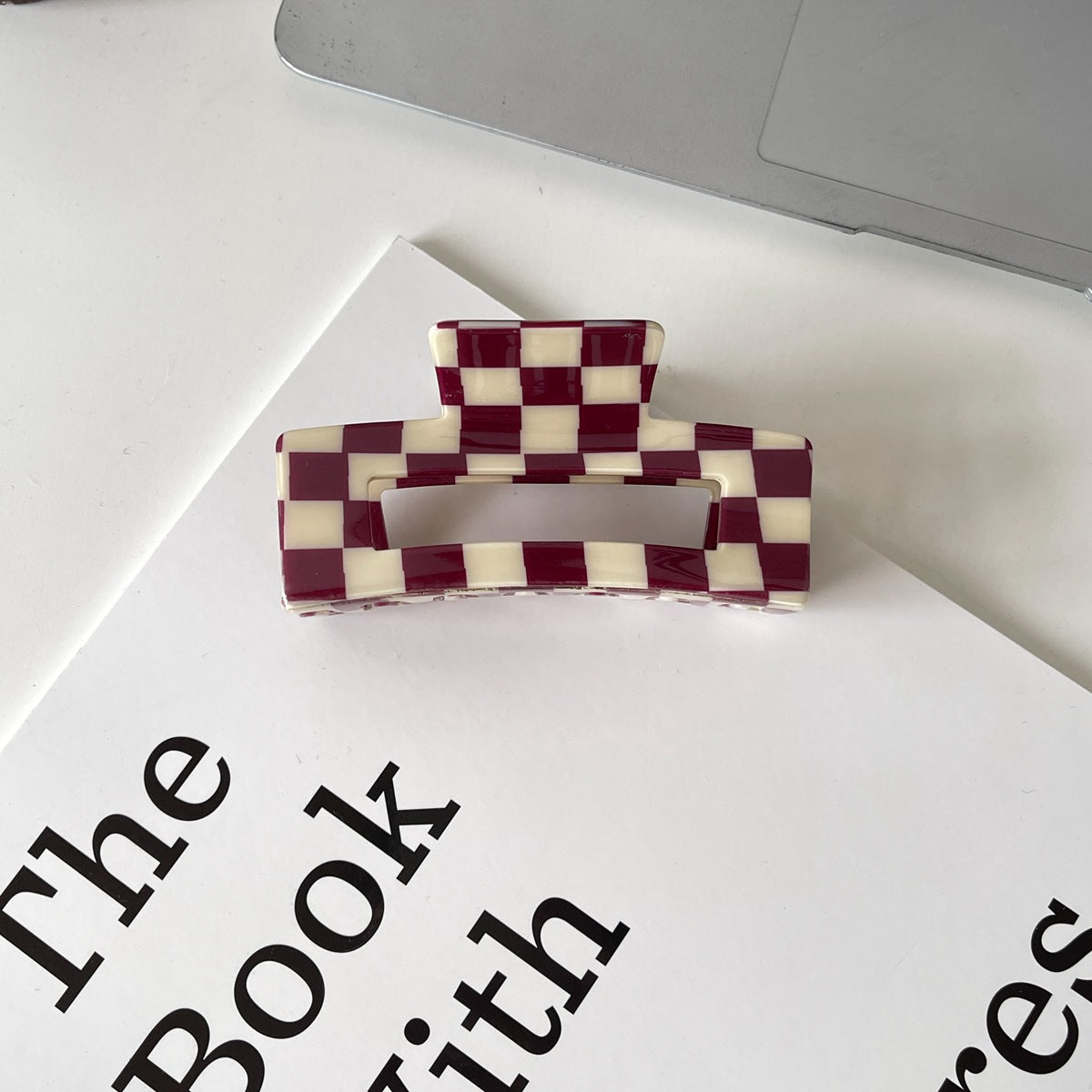 Checkerboard Clip Claw