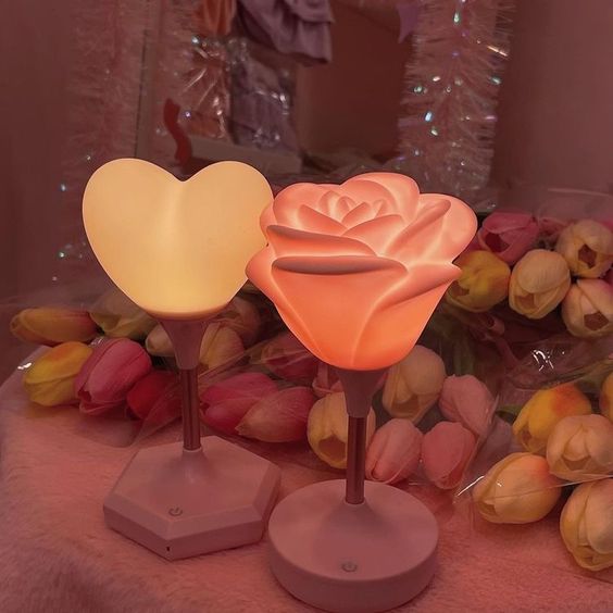 Valentine&#39;s Day Rose Lamp