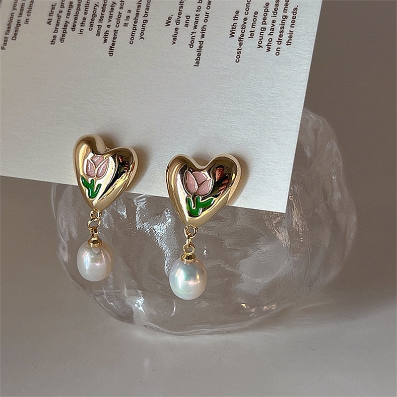 Tulip Pearl Earrings