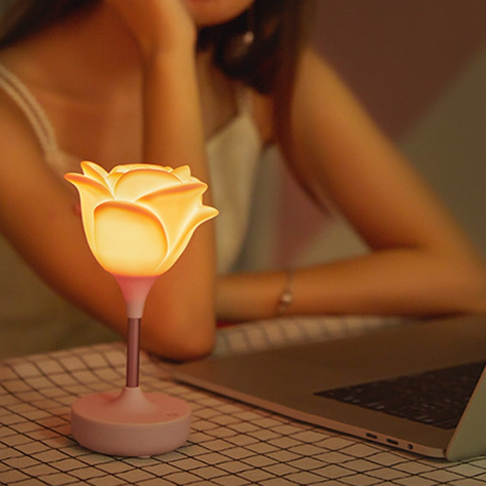 Valentine&#39;s Day Rose Lamp