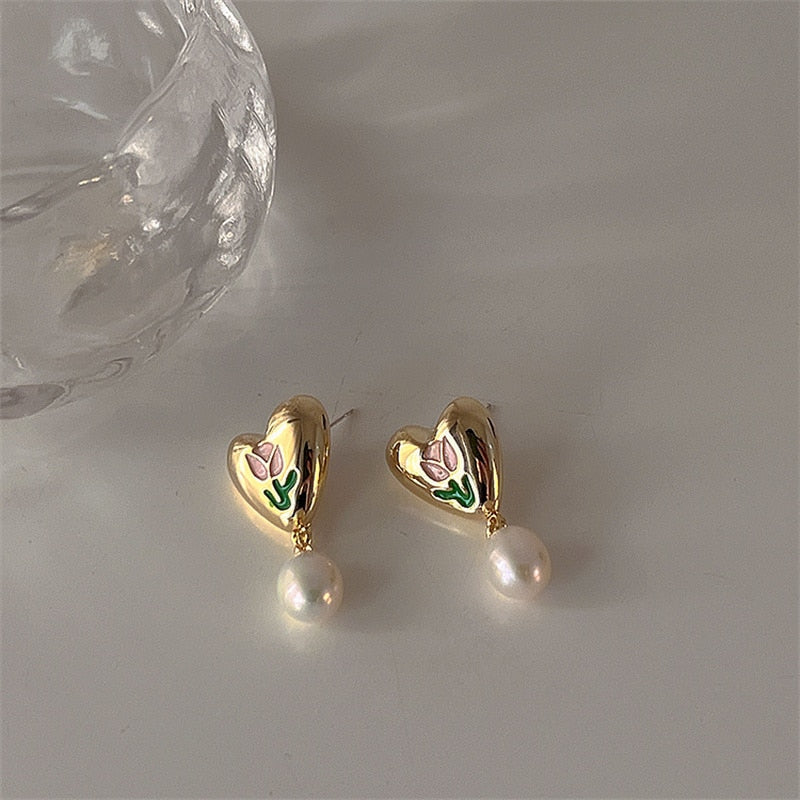 Tulip Pearl Earrings