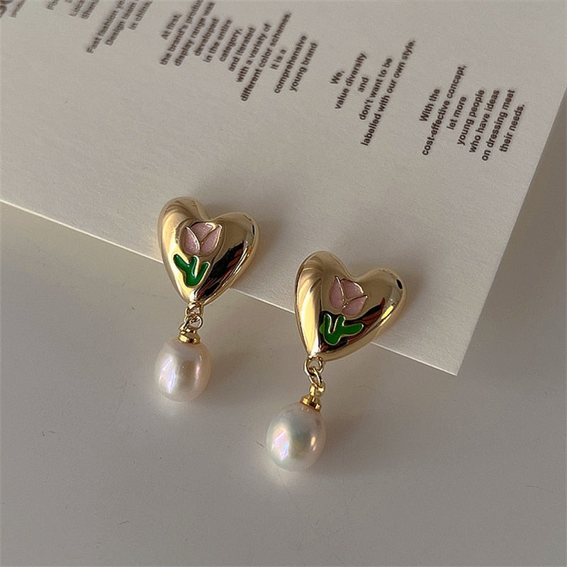 Tulip Pearl Earrings – Creme Cloud