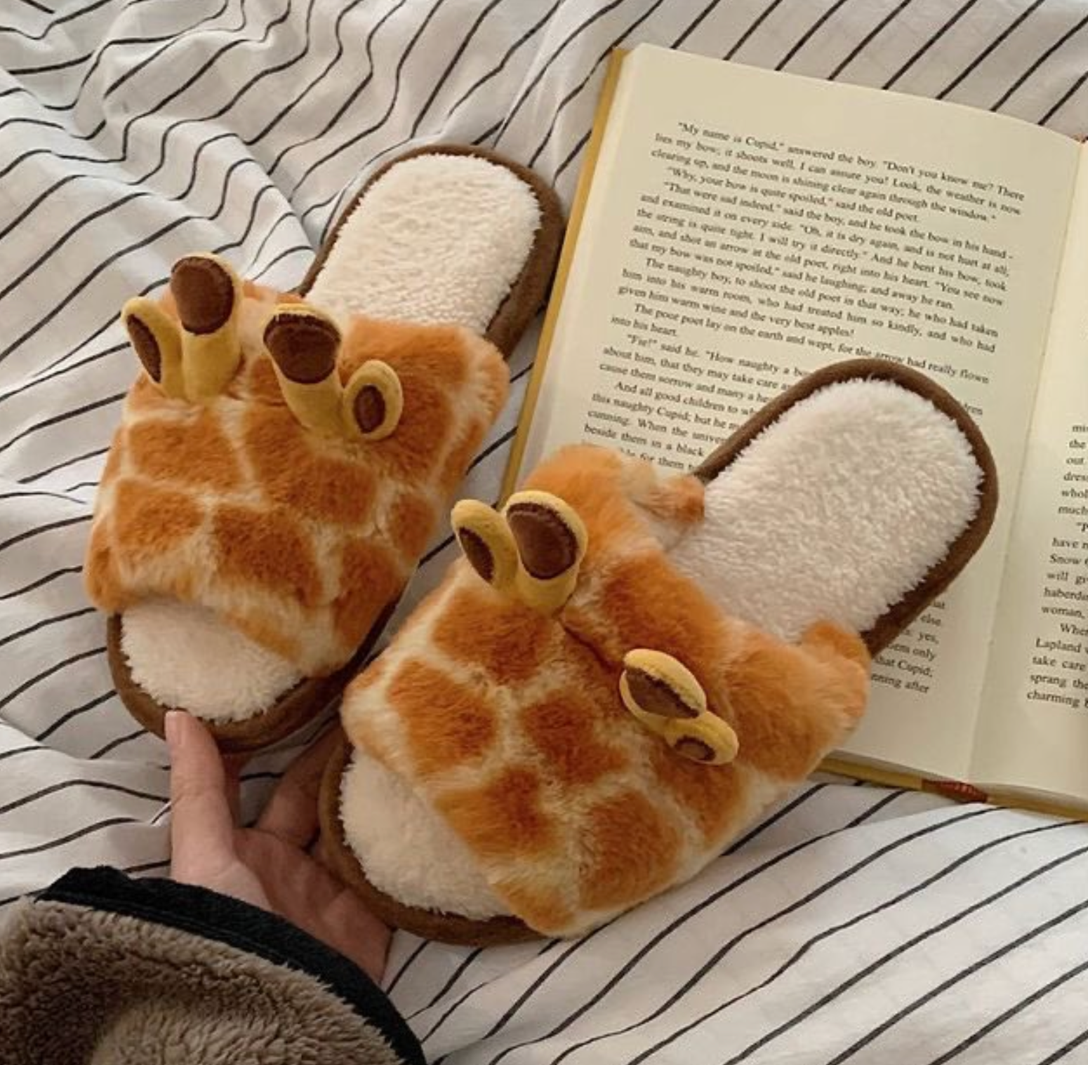 Plush Giraffe Slippers