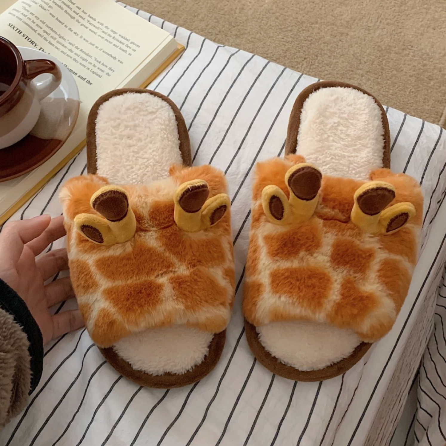 Plush Giraffe Slippers