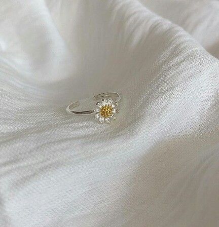 Small Daisy Flower Ring