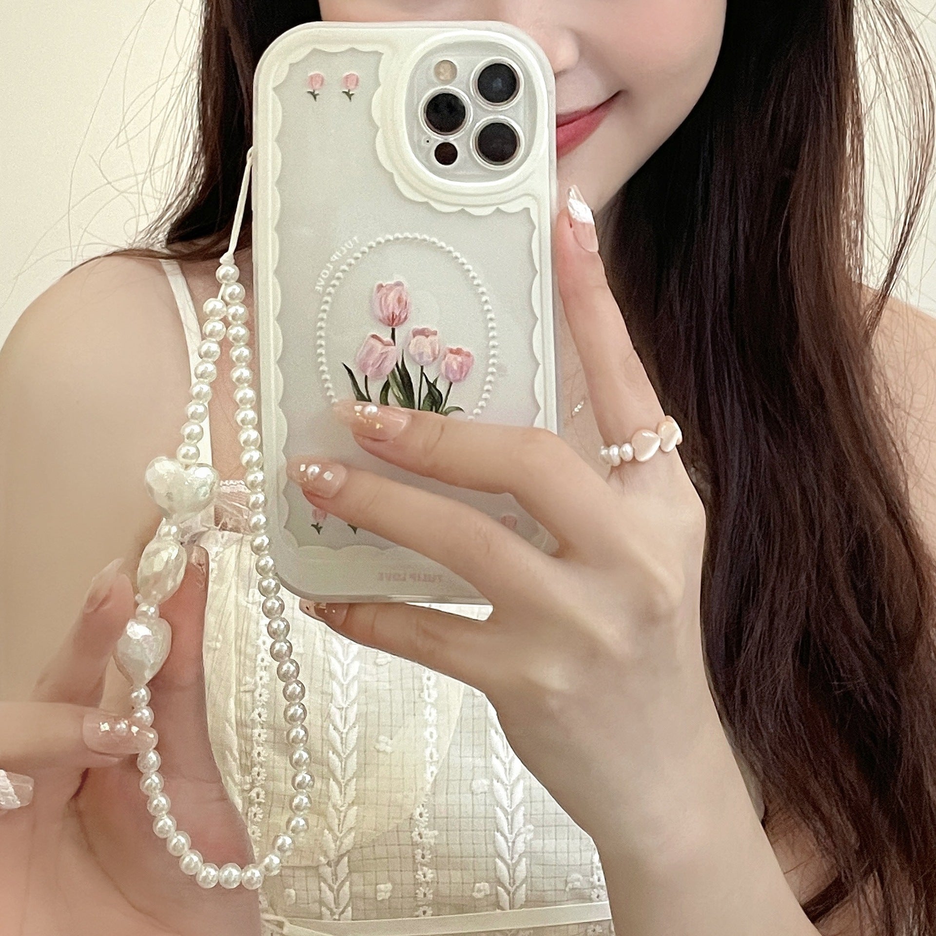 Tulip Vintage With Pearl Chain Phone Case