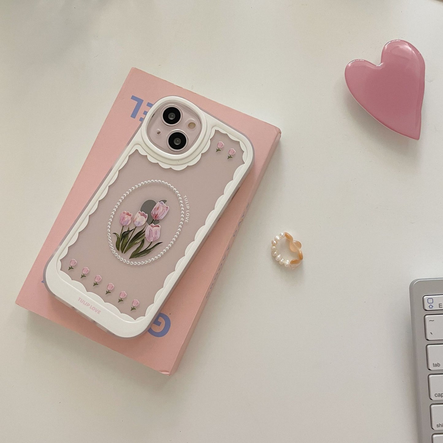 Tulip Vintage With Pearl Chain Phone Case