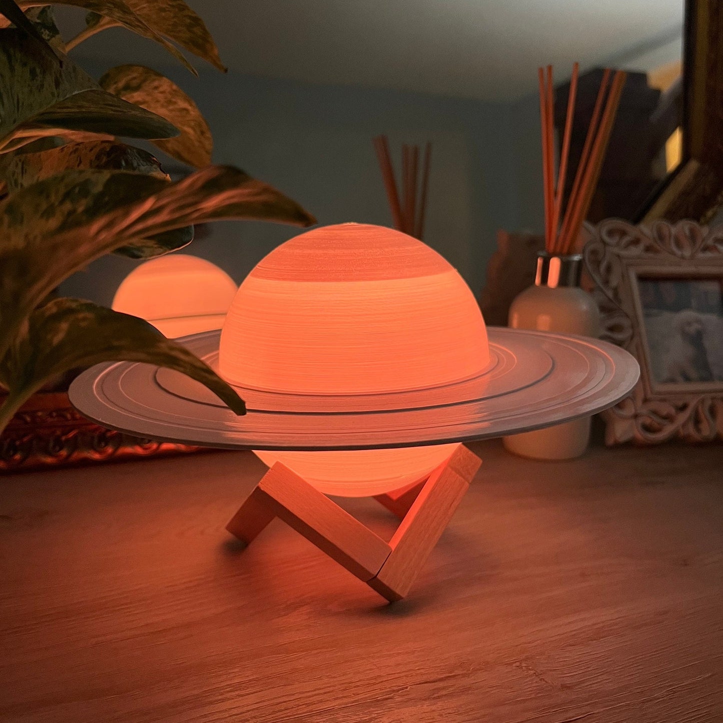 Saturn Lamp