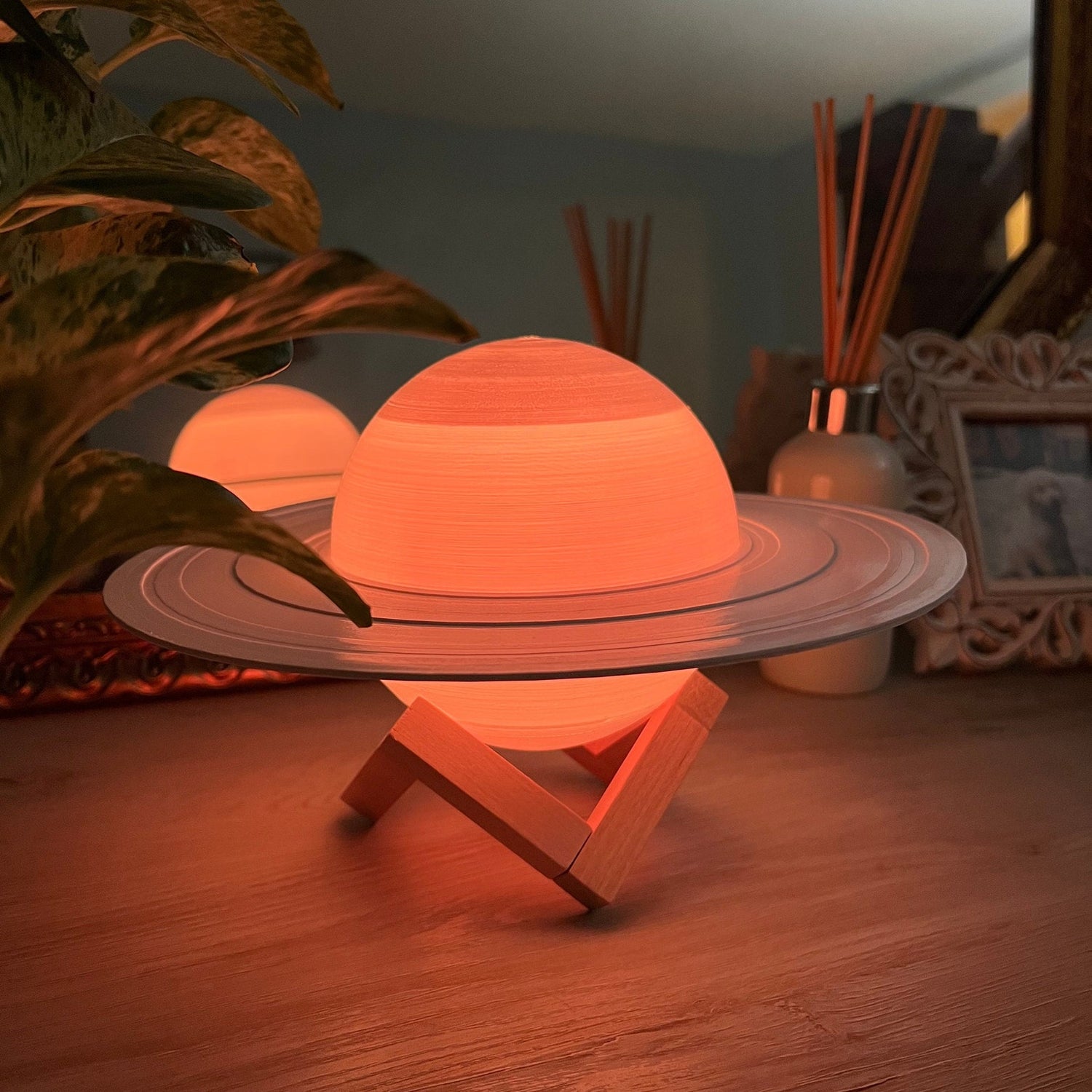 Saturn Lamp